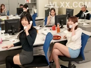 Người bạn thân chia sẻ người vợ Kendra Spade đang buồn chán và hư hỏng với một anh chàng da đen